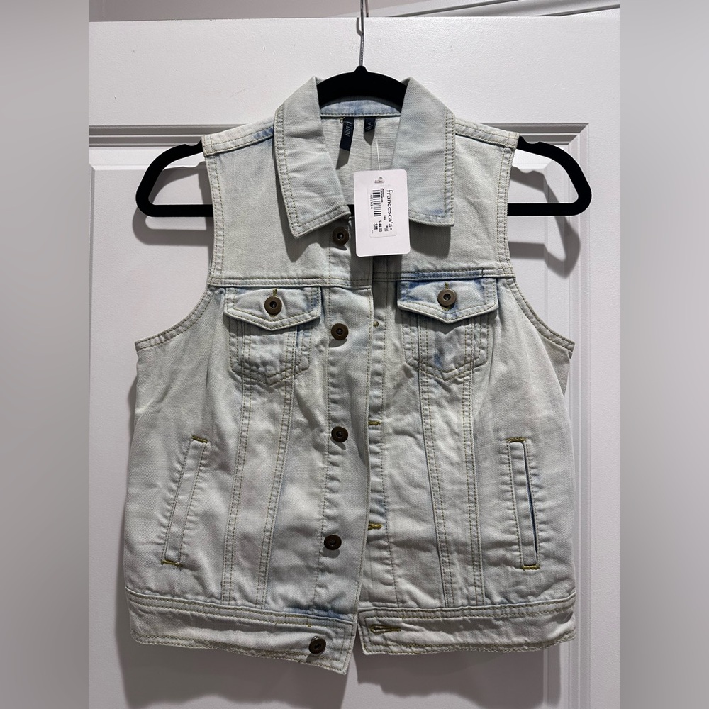 Francesca's Collections Light Blue Denim Vest - Picture 1 of 3